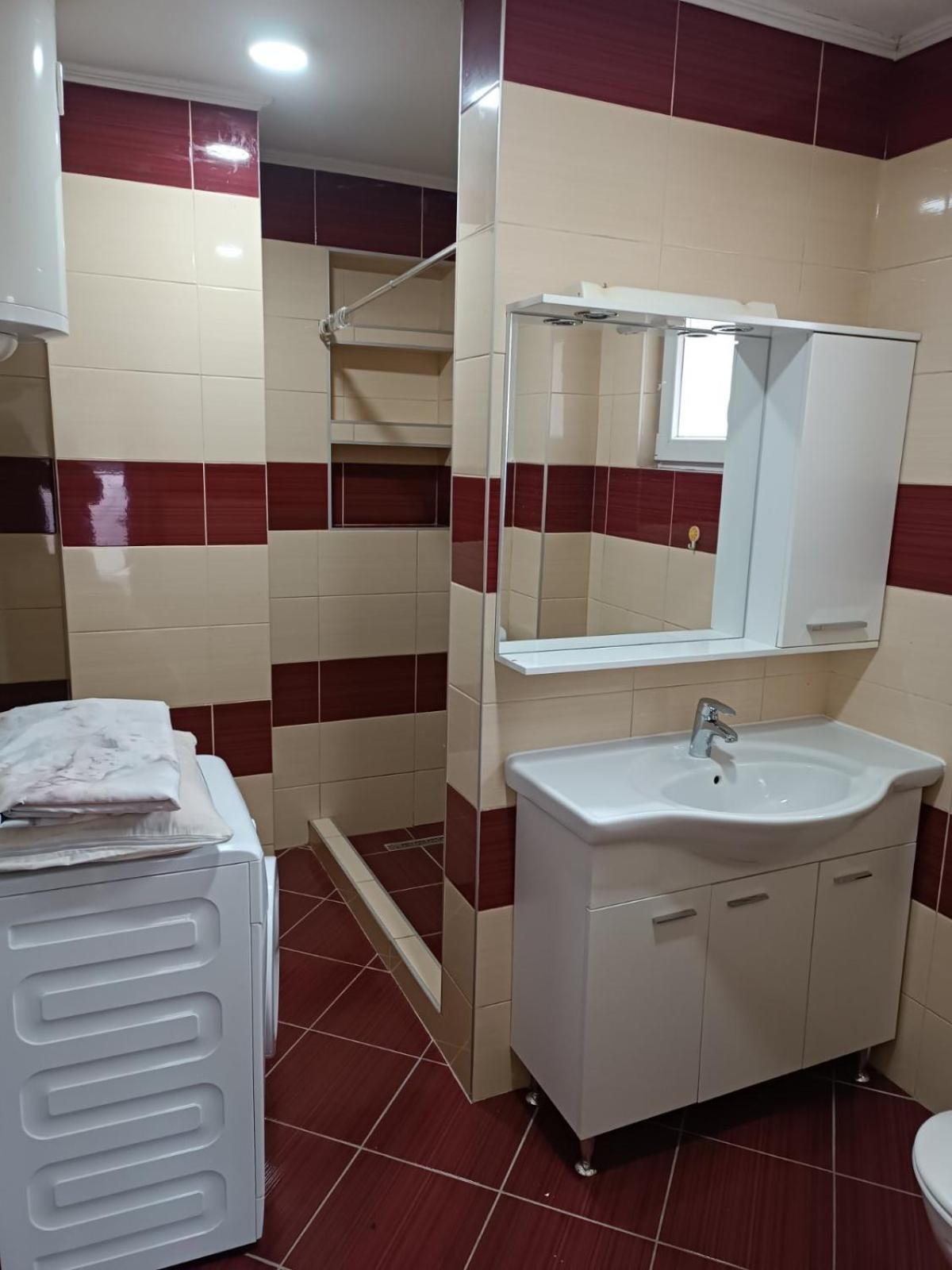 فندق 2Bdr Apt With Balcony With View- Free Parking سراييفو المظهر الخارجي الصورة